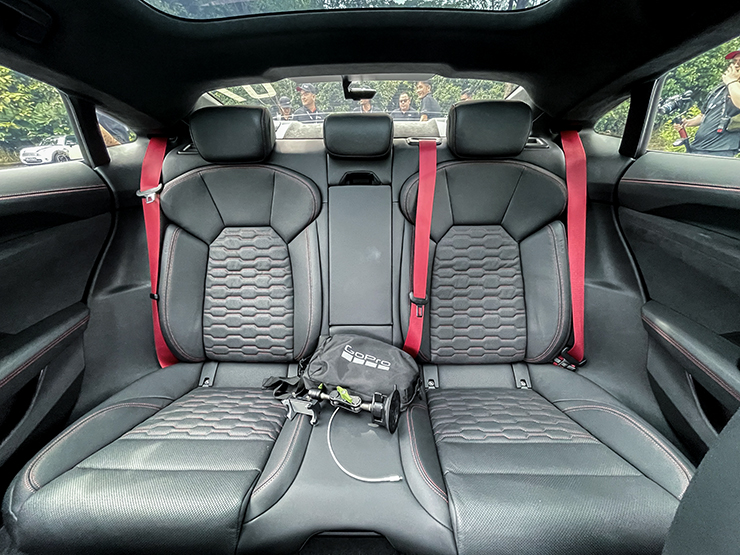 Audi RS E-Tron GT được phân phối chính hãng trong tháng này - 10