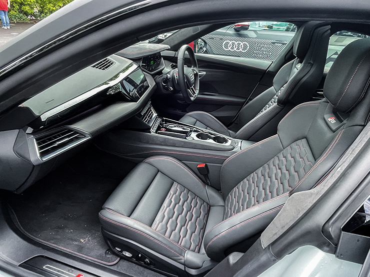 Audi RS E-Tron GT được phân phối chính hãng trong tháng này - 8