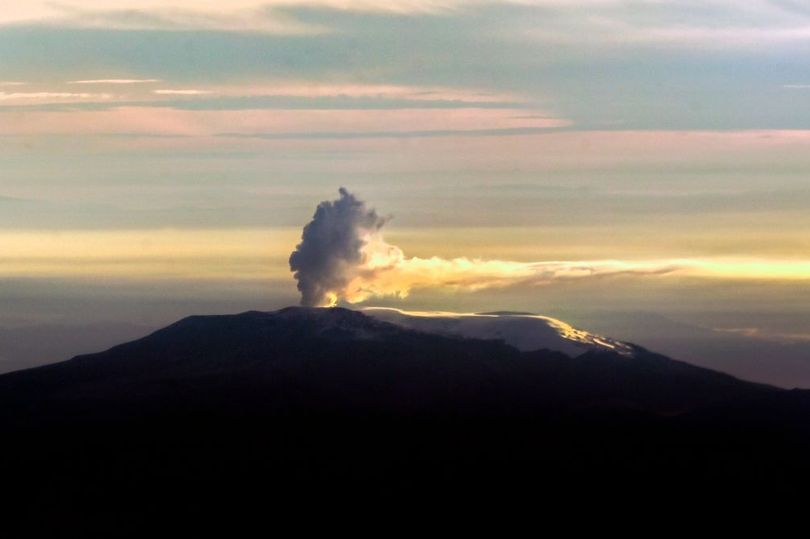 Nhà chức trách Colombia đã nâng cảnh báo nguy cơ núi lửa&nbsp;lên mức cam.