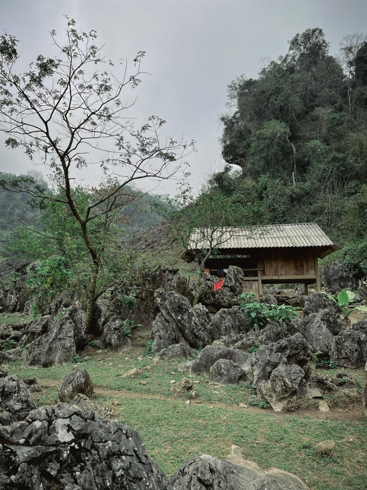 Nét bình yên ở Hang Táu.