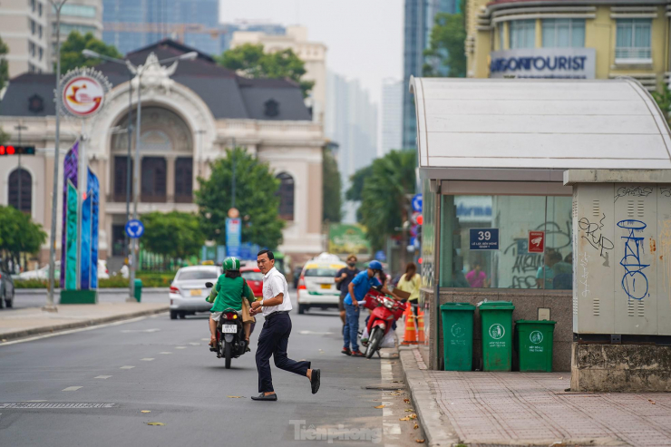 Hiện mỗi ngày những địa điểm này thu hút khoảng vài ngàn lượt khách đến vui chơi và gấp 2-3 lần vào các ngày cuối tuần, dịp lễ. Tuy nhiên, khu vực trung tâm thành phố thiếu bãi giữ xe nên nhiều người đậu xe dưới lòng lề đường, gây ùn tắc. Khi tuyến Metro số 1 được vận hành, nhu cầu chỗ gửi xe cho người dân càng cấp thiết hơn.