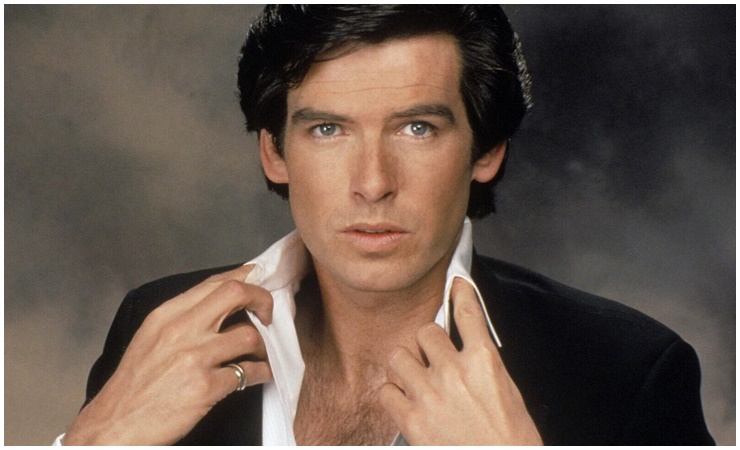 Pierce Brosnan là diễn viên kiêm nhà sản xuất phim người Mỹ. Ông từng là mỹ nam đẹp nhất thế giới năm 2001.
