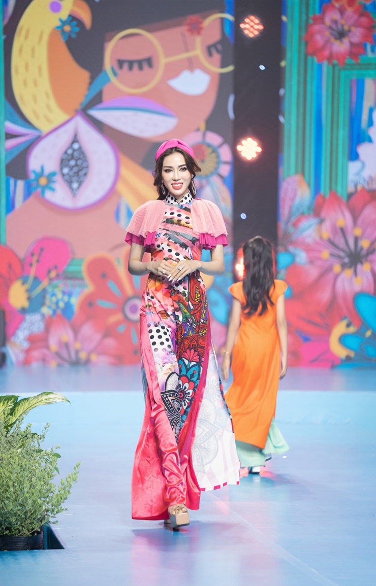 Lương Thị Thùy Dung &#34;đọ trình catwalk&#34; với Đỗ Thị Hà, Khánh Vân - 5