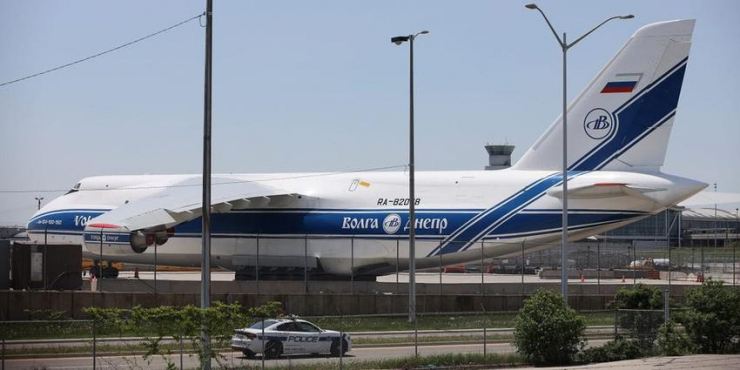 Máy bay vận tải Antonov An-124 Ruslan của Nga tại sân bay quốc tế Pearson (Canada). Ảnh: Steve Russell/Toronto Star/ Getty Images