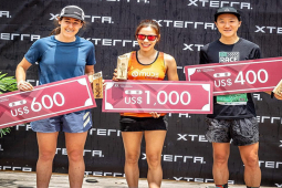 ”Siêu nhân làng chạy” Hà Thị Hậu vô địch giải marathon châu Á, chỉ kém 2 nam VĐV