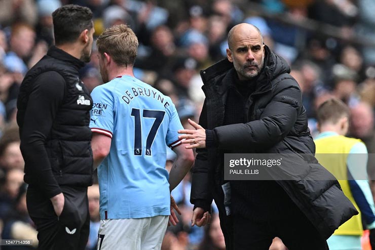 HLV Pep Guardiola không muốn thay đổi nhân sự quá nhiều trong trận đấu