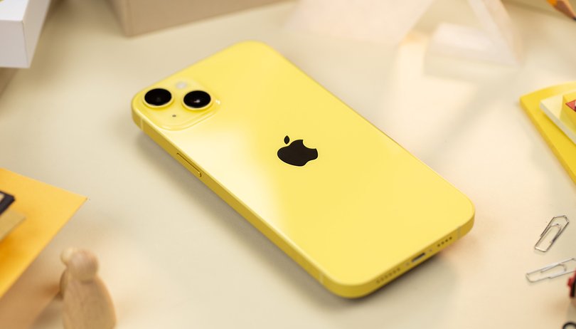 iPhone 14 màu vàng.