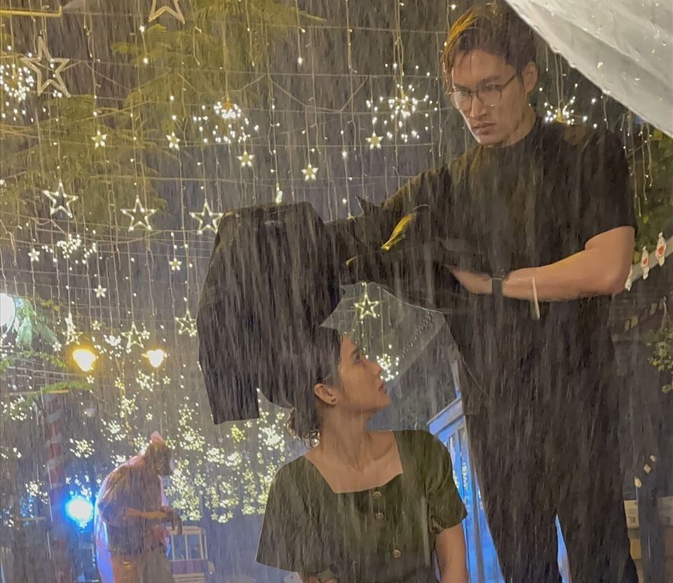 Phía sau những màn mưa xối xả trong các bộ phim Việt: Phải điều động 5 xe bồn - 1