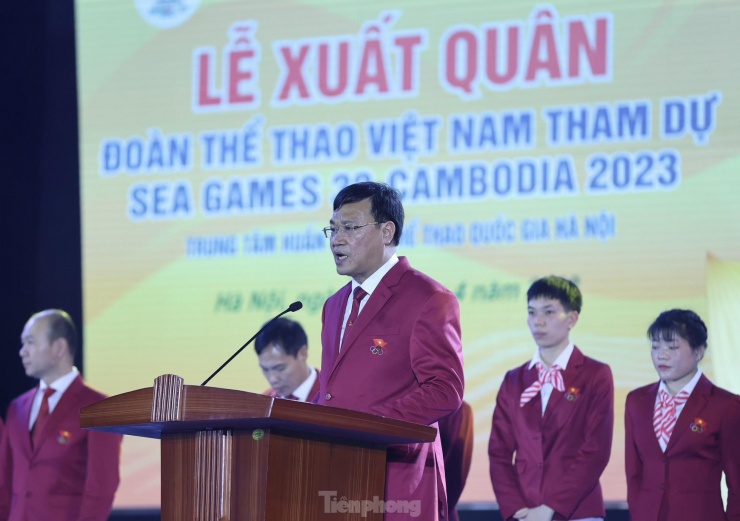 Thay mặt Đoàn Thể thao Việt Nam, Trưởng đoàn Thể thao Việt Nam tại SEA Games 32 Đặng Hà Việt bày tỏ lời cảm ơn chân thành tới các đồng chí lãnh đạo Đảng, Nhà nước, Quốc hội, Chính phủ đặc biệt là sự quan tâm sâu sắc của Phó Thủ tướng Lê Minh Khái trong buổi lễ, và sự quan tâm của các đồng chí lãnh đạo cùng toàn thể nhân dân sẽ tạo niềm tin mạnh mẽ, tiếp sức cho Đoàn trên con đường thực hiện mục tiêu đề ra.