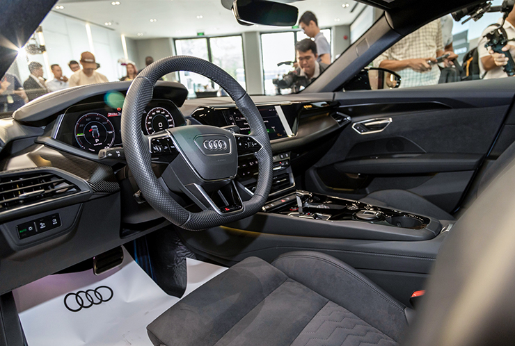 Audi RS e-Tron GT và phòng chờ sạc xe chuẩn thương gia được ra mắt tại Việt Nam - 7