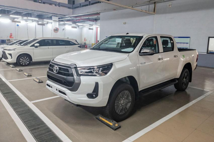 Vừa quay lại Việt Nam, Toyota Hilux bán được 10 xe nhưng lại phải lọt vô tốp ế trong quý I-2023.