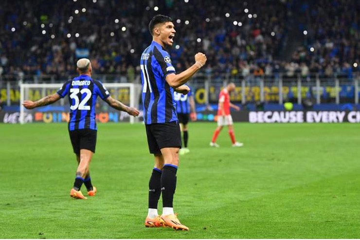 Siêu phẩm cứa lòng chân phải của tiền đạo vào sân thay người Joaquin Correa giúp "Nerazzurri" nâng tỷ số lên 3-1