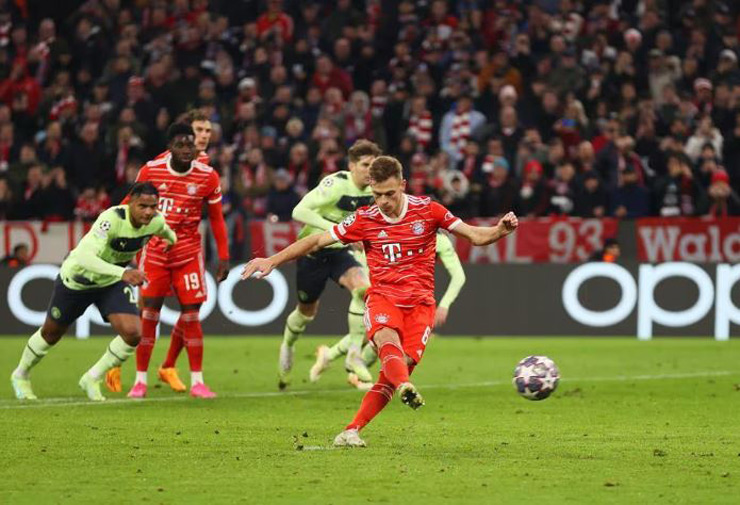 Dù rất nỗ lực nhưng Bayern Munich chỉ có bàn gỡ hòa 1-1 nhờ quả sút penalty thành công của Joshua Kimmich ở phút 83. Thầy trò HLV Thomas Tuchel thua chung cuộc 1-4 trước Man City sau hai lượt trận và đành nhìn đối thủ tiến vào bán kết Champions League năm nay gặp đương kim vô địch châu Âu Real Madrid.