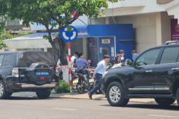 CLIP: Cướp ngân hàng ở Đà Nẵng, công an đang khám nghiệm hiện trường
