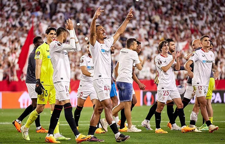 Sau khởi đầu mùa giải tệ hại, Sevilla giờ lại an toàn ở La Liga và nhắm đến đòi lại ngôi vua của Europa League