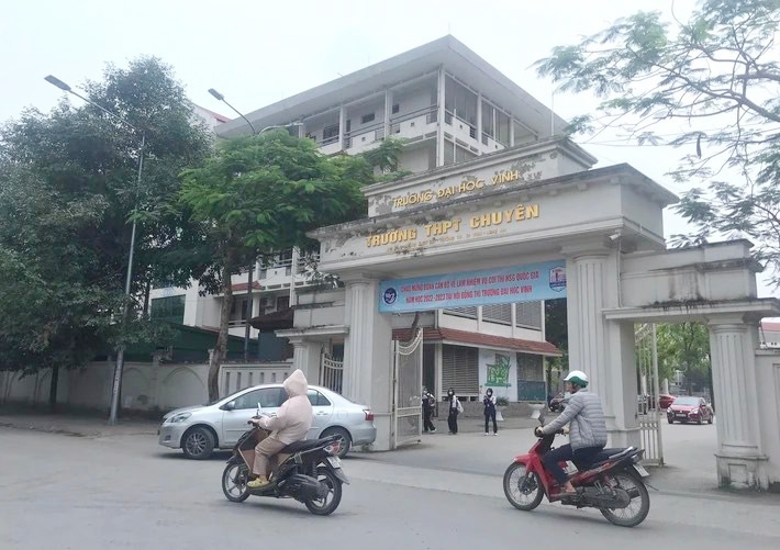 Trường THPT Chuyên Đại học Vinh - nơi nữ sinh N. theo học.