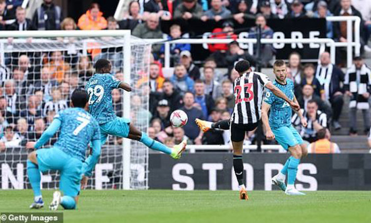 Tường thuật bóng đá Newcastle - Tottenham: Giữ vững cách biệt 5 bàn (Ngoại hạng Anh) (Hết giờ) - 3