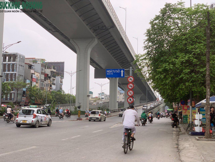 Theo lý giải ban đầu của Ban Duy tu các công trình giao thông Hà Nội thì hệ thống biển báo thông minh đoạn Trường Chinh - Giải Phóng chỉ bị mất tín hiệu đường truyền.