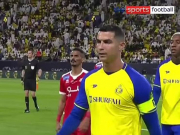 Bóng đá - Ronaldo tịt ngòi, VAR &quot;soi&quot; 4 lần vẫn thất bại: Fan MU giễu cợt, kêu gọi treo giày