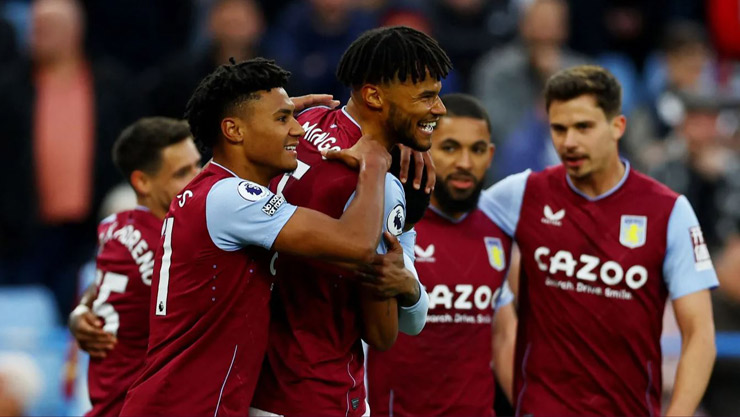 Lưới của Fulham đã rung lên ở giữa hiệp 1 sau cú đánh đầu của Tyrone Mings bên phía Aston Villa