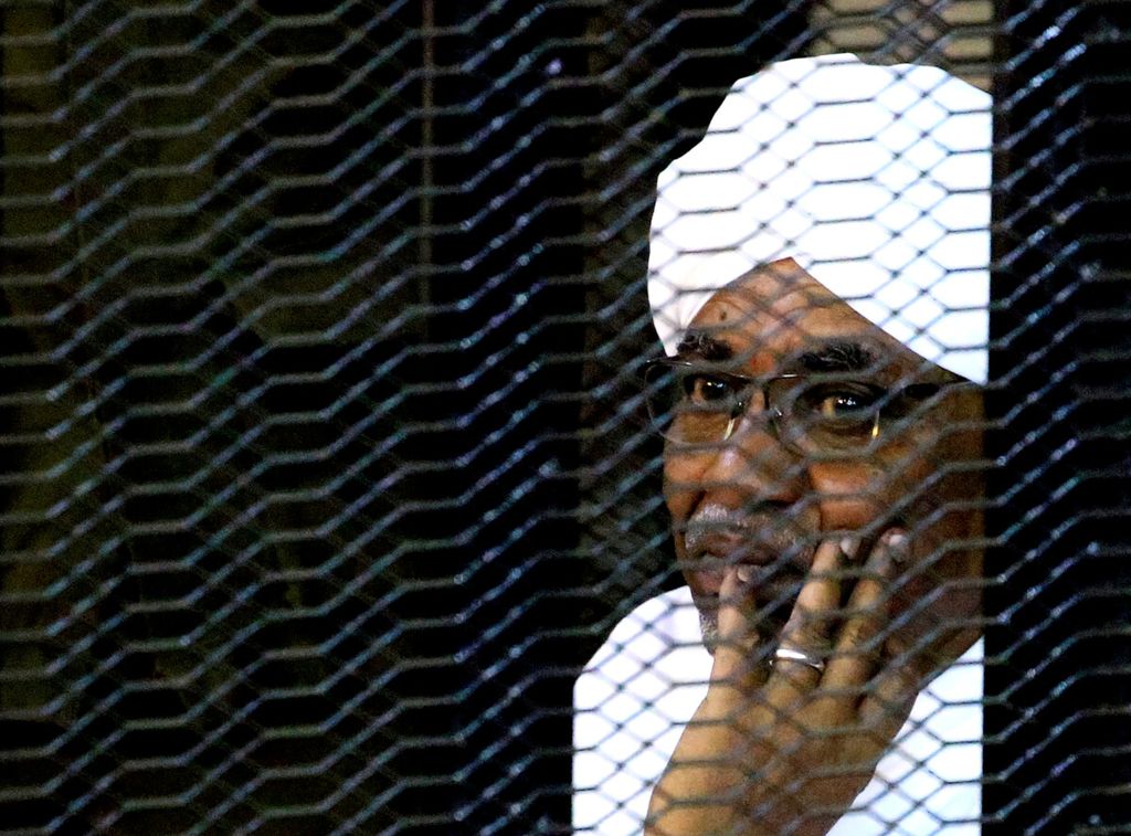 Cựu Tổng thống Sudan Omar al-Bashir (ảnh: Reuters)