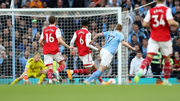 Pha ra chân dứt điểm đẹp miễn chê của Kevin De Bruyne mang về bàn mở tỷ số sớm cho Man City