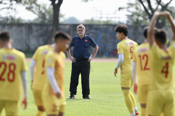 U22 Việt Nam và HLV Troussier chịu áp lực lớn phải bảo vệ thành công HCV SEA Games 32. (ảnh Hữu Phạm)