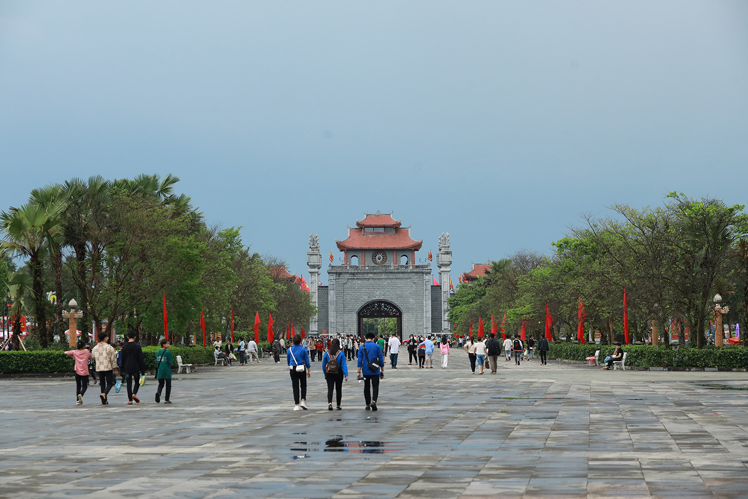 Các con đường trong Khu Di tích Đền Hùng ít người qua lại.