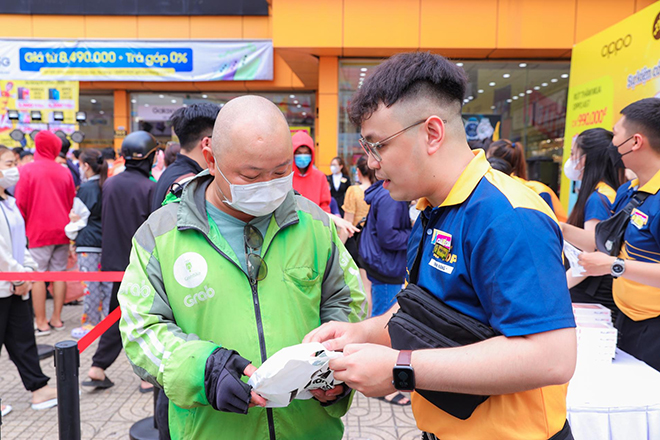 Người tiêu dùng hào hứng mua hàng “Giá Rẻ Quá” chỉ 10k tại Thế Giới Di Động và Điện Máy Xanh - 4