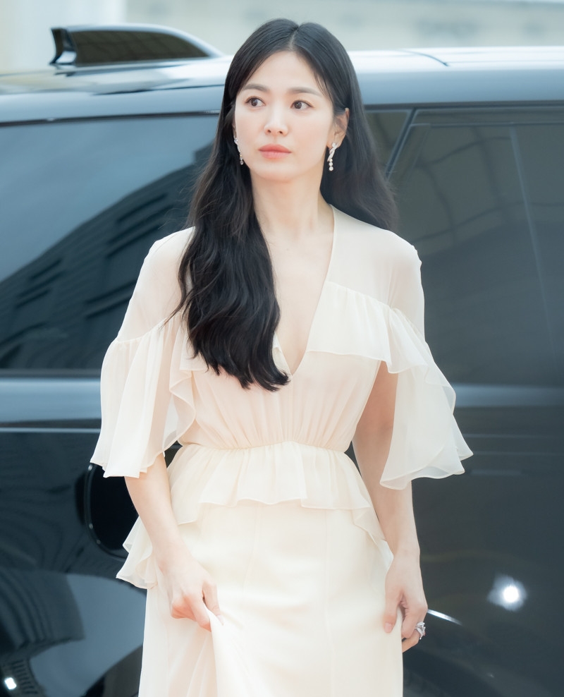 Song Hye Kyo chiếm spotlight toàn sự kiện