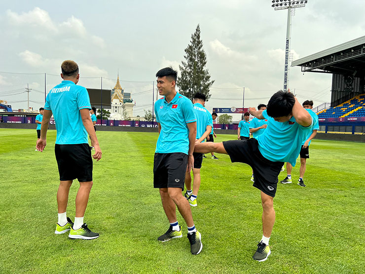 HLV Troussier chạm mặt U22 Thái Lan, U22 Việt Nam làm quen sân đấu SEA Games - 4