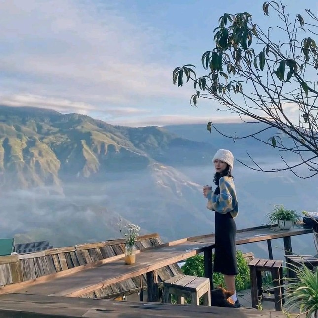 Loạt địa điểm du lịch gần Hà Nội: Rẻ còn đẹp, không ngại giá vé máy bay "trên trời" - 1