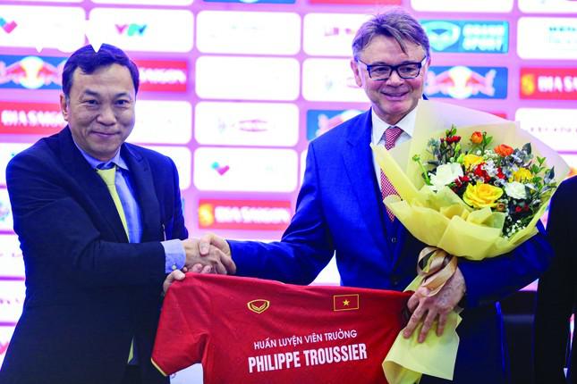 Philippe Troussier: 'Canh bạc' triệu đô của bóng đá Việt - 1
