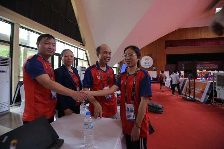 2 nữ kỳ thủ Việt Nam ngây ngất khi thắng Philippines lấy HCV SEA Games 32 - 5