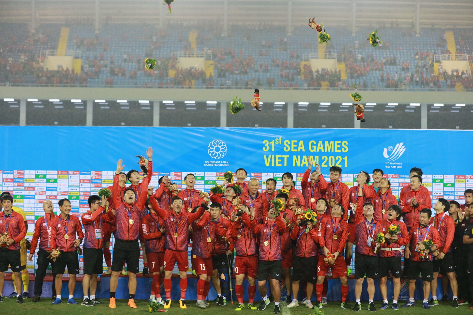 U22 Việt Nam & SEA Games 32: Sứ mệnh cam go, chờ tài “Phù thủy trắng” - 5