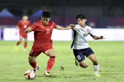 Trực tiếp bóng đá U22 Việt Nam - U22 Singapore: Quốc Việt, Văn Khang ngồi dự bị (SEA Games)