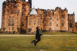 Lạc vào thế giới ma thuật trong Harry Potter với tòa lâu đài cổ Alnwick