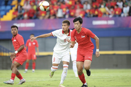 Video bóng đá U22 Việt Nam - U22 Singapore: Áp đảo liên tục, chiếm lĩnh ngôi đầu (SEA Games 32)