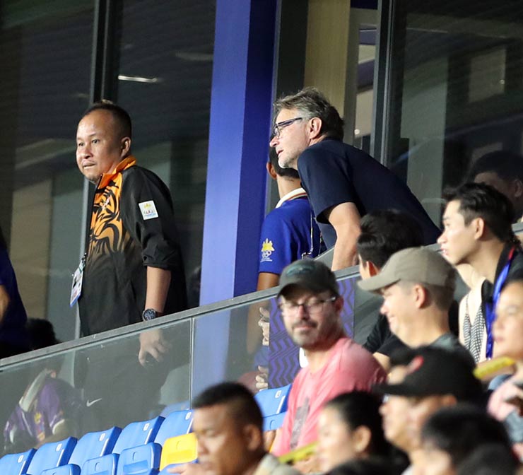 HLV Troussier &#34;xem giò&#34; U22 Malaysia trước đại chiến bảng B SEA Games 32 - 1