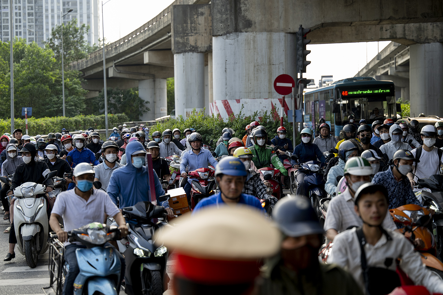 Tình hình giao thông tại Hà Nội trong ngày cuối của kỳ nghỉ lễ - 1