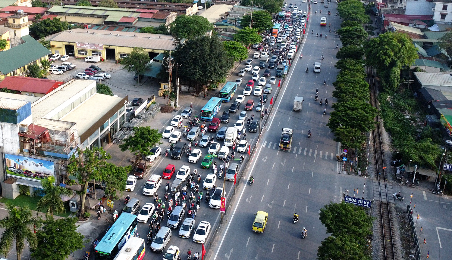 Tình hình giao thông tại Hà Nội trong ngày cuối của kỳ nghỉ lễ - 11