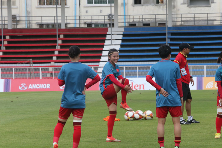 Trực tiếp bóng đá ĐT nữ Việt Nam - Malaysia: Tìm bàn thắng thứ tư (SEA Games 32) - 10