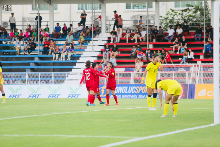 Trực tiếp bóng đá ĐT nữ Việt Nam - Malaysia: Tìm bàn thắng thứ tư (SEA Games 32) - 1