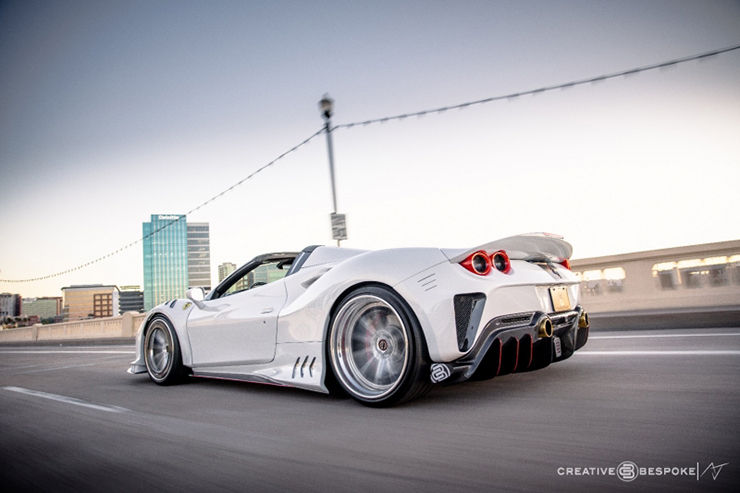 Cận cảnh Ferrari F8 Spider độ Bespoke Carbon độc nhất thế giới - 4