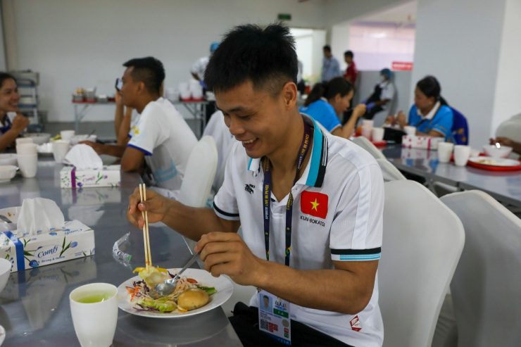 Chùm ảnh làng VĐV SEA Games: Đoàn Việt Nam ăn ở miễn phí có tốt? - 8