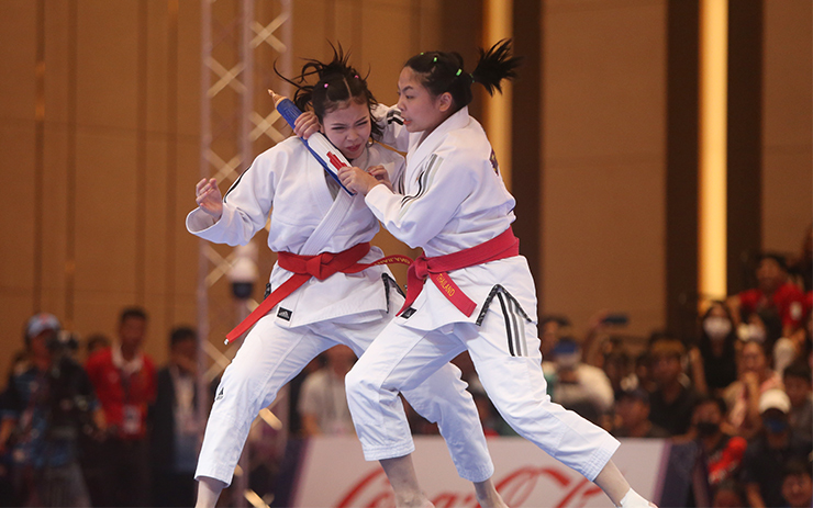 Độc lạ môn võ Jujitsu SEA Games 32: Võ sĩ mang chảo, nón quai thao lên sàn đấu - 11