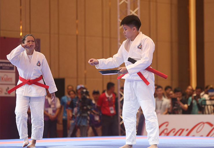 Độc lạ môn võ Jujitsu SEA Games 32: Võ sĩ mang chảo, nón quai thao lên sàn đấu - 6