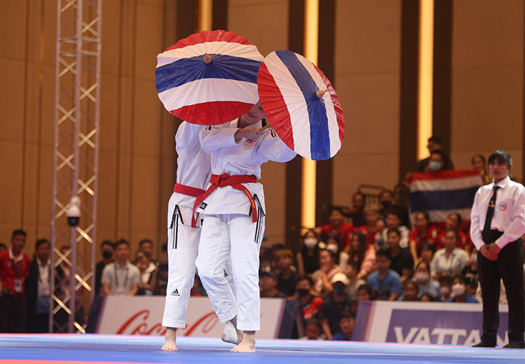 Độc lạ môn võ Jujitsu SEA Games 32: Võ sĩ mang chảo, nón quai thao lên sàn đấu - 9