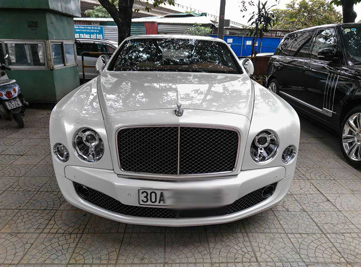 Đây là "xế hộp tiền tỷ" Bentley Mulsanne của Chủ tịch tập đoàn Mường Thanh - 2