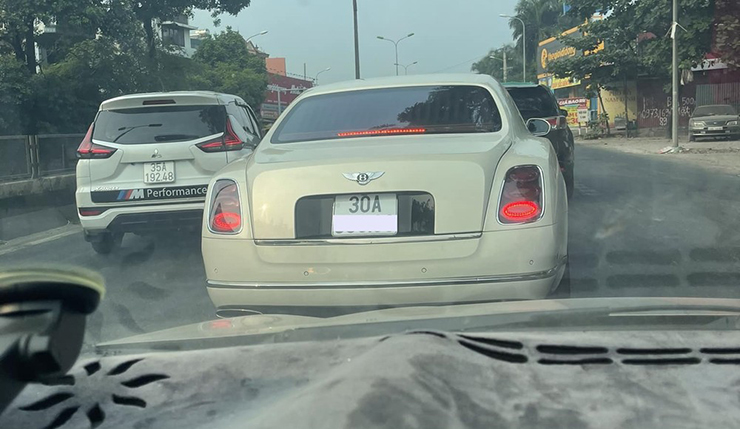 Đây là "xế hộp tiền tỷ" Bentley Mulsanne của Chủ tịch tập đoàn Mường Thanh - 4